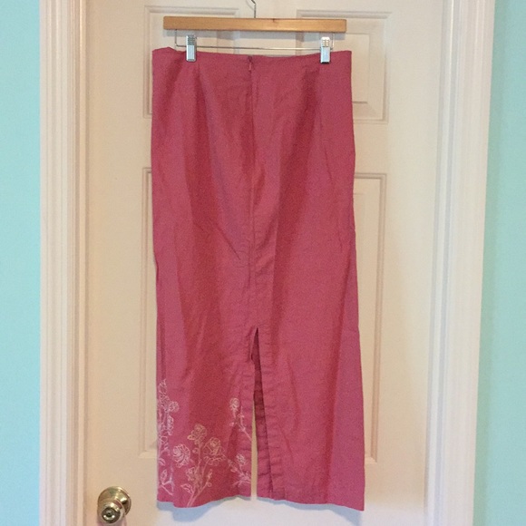 Long Skirt! - Picture 2 of 3